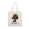 Sac cabas naturel motif loup noir | Gros plan sur les yeux ambrés, illustration de forêt sombre